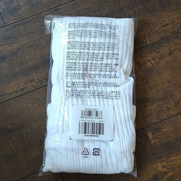 ‎Fitted Cropped Rib-Knit Cami Top for Women - Picture 4 of 5